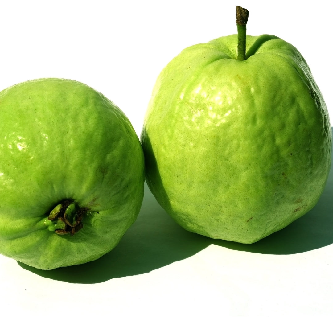 Fresh organic guava online Mumbai with vibrant green skin, perfect for healthy snacking