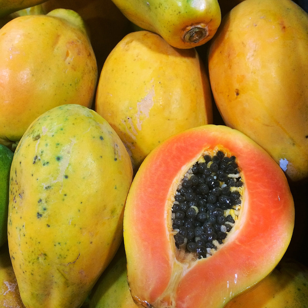 Fresh organic papaya online Mumbai with vibrant orange flesh and black seeds, perfect for healthy snacks